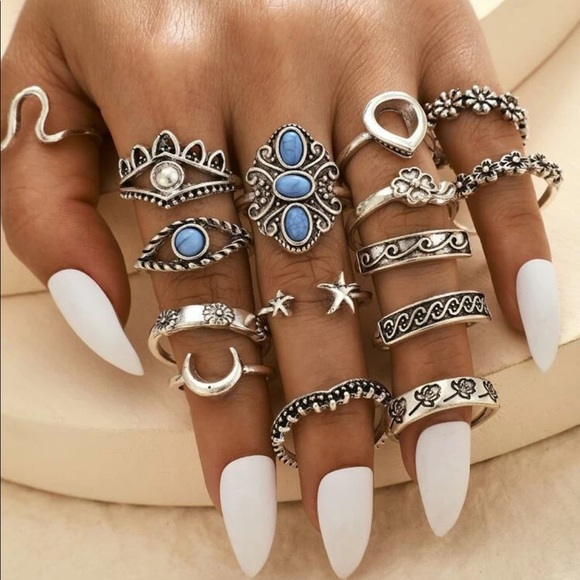 Jewelry - • Penelope • 15 pc. Boho Flower Ring Set